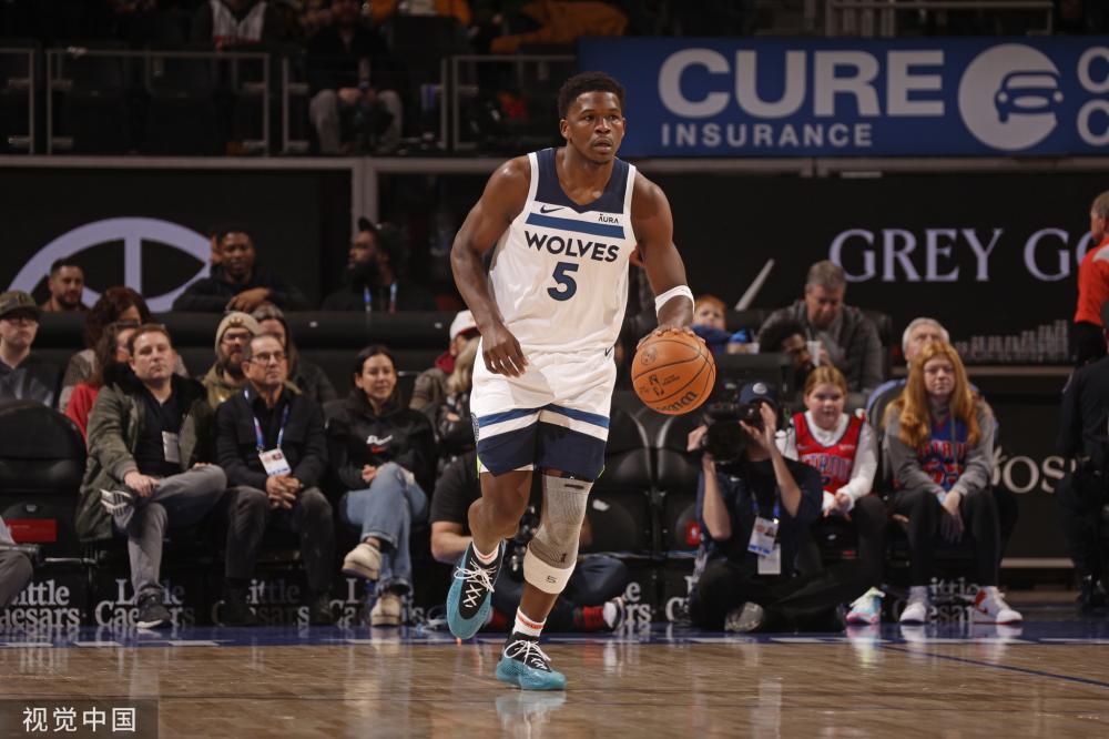 球员们通过 球员们通过