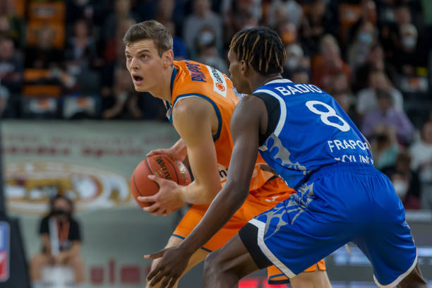 托尼和德米 托尼和德米