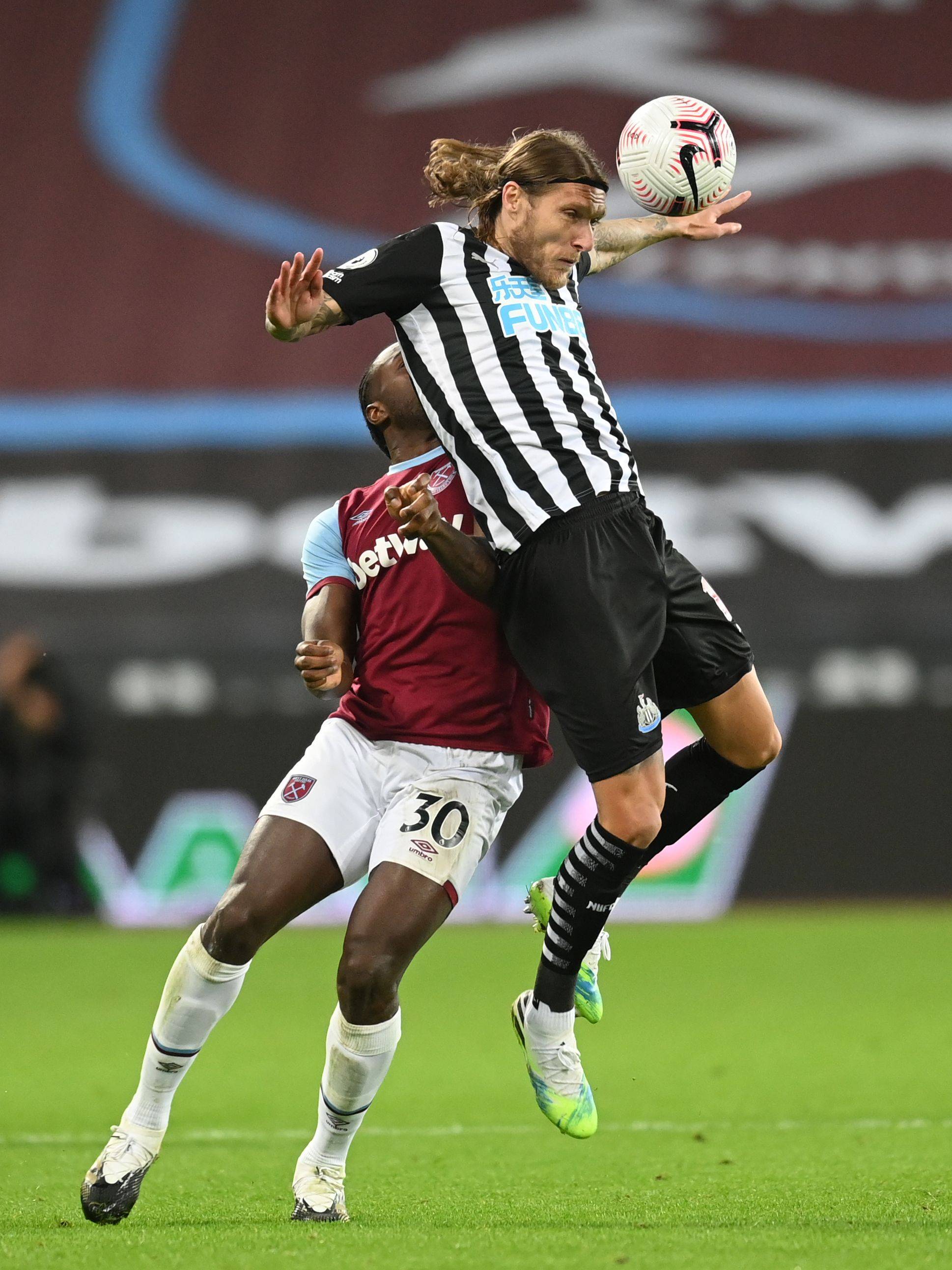 足球氛围提 足球氛围提