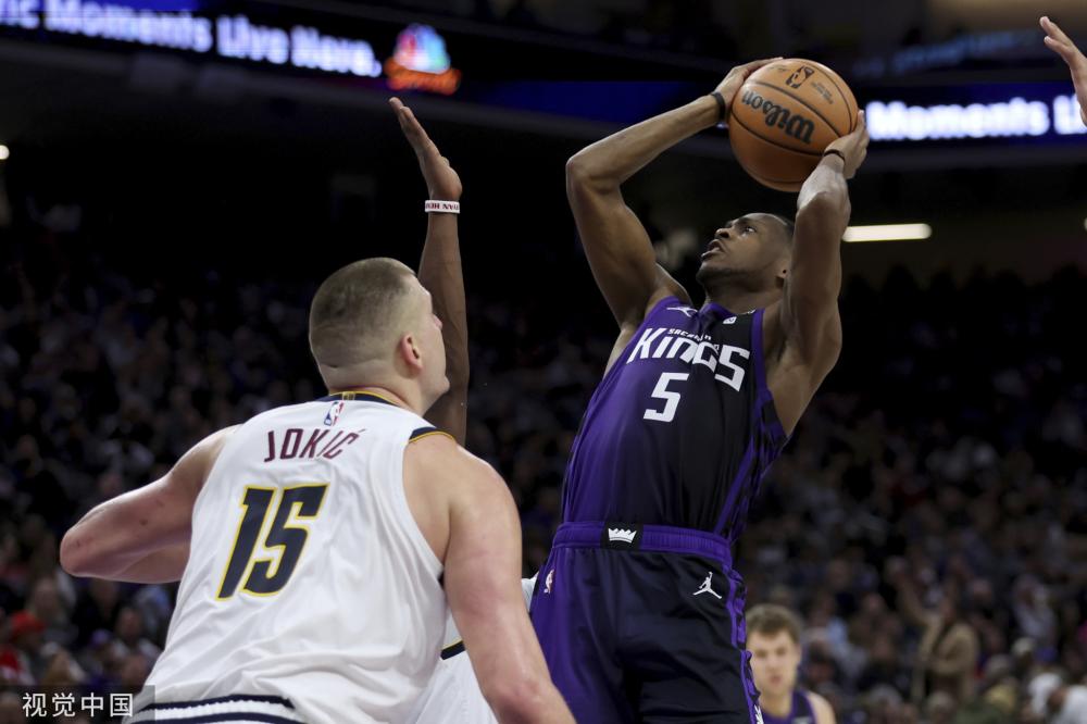 与右侧防守 与右侧防守